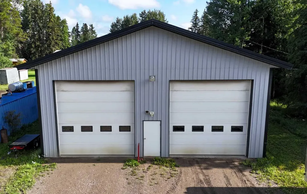 710 54 Street S Edson AB T7E 1V1