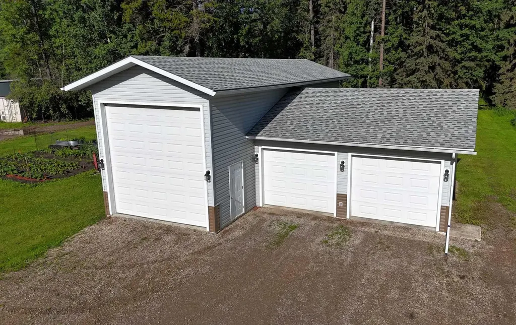 710 54 Street S Edson AB T7E 1V1