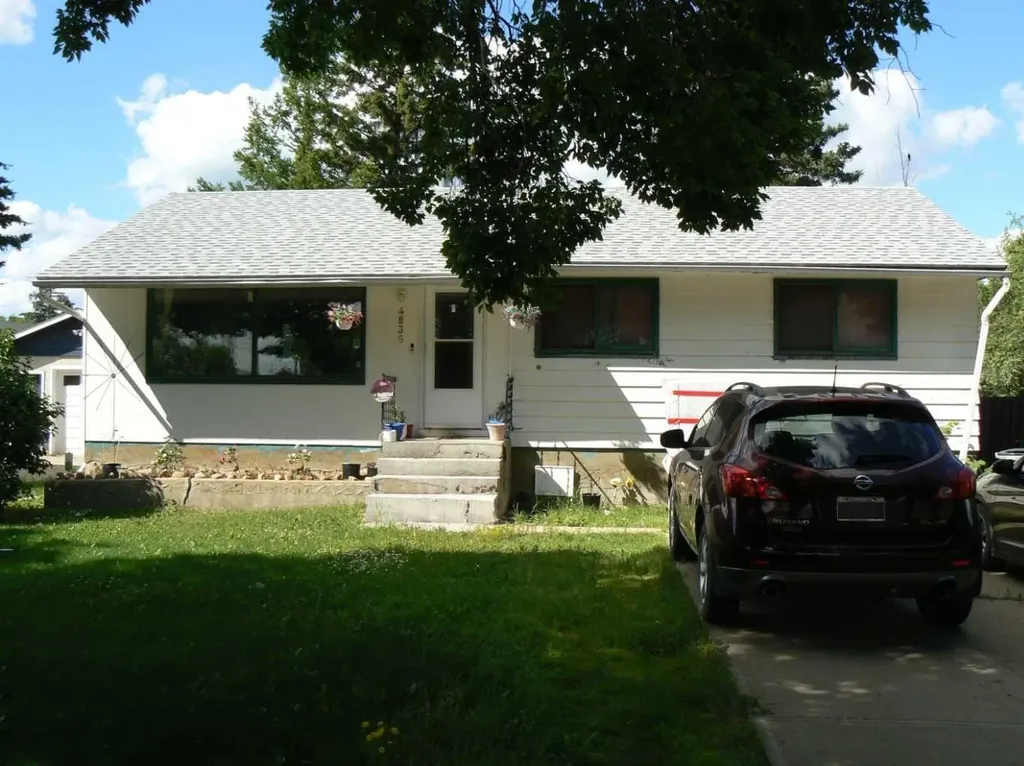 4836 55 Avenue High Prairie AB T0G 1E0