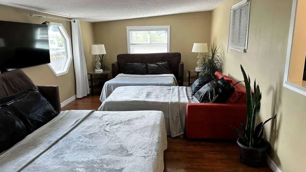27 Penworth Place SE Calgary AB T2A 4G4
