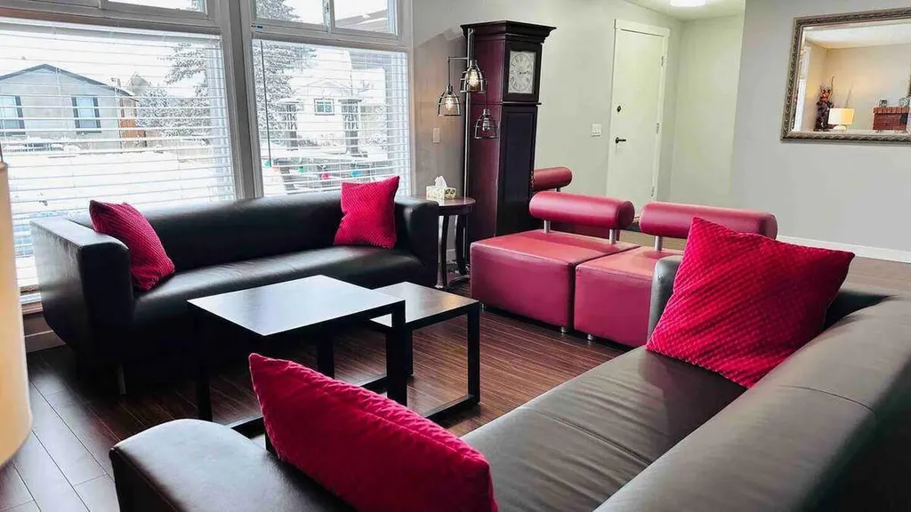 27 Penworth Place SE Calgary AB T2A 4G4