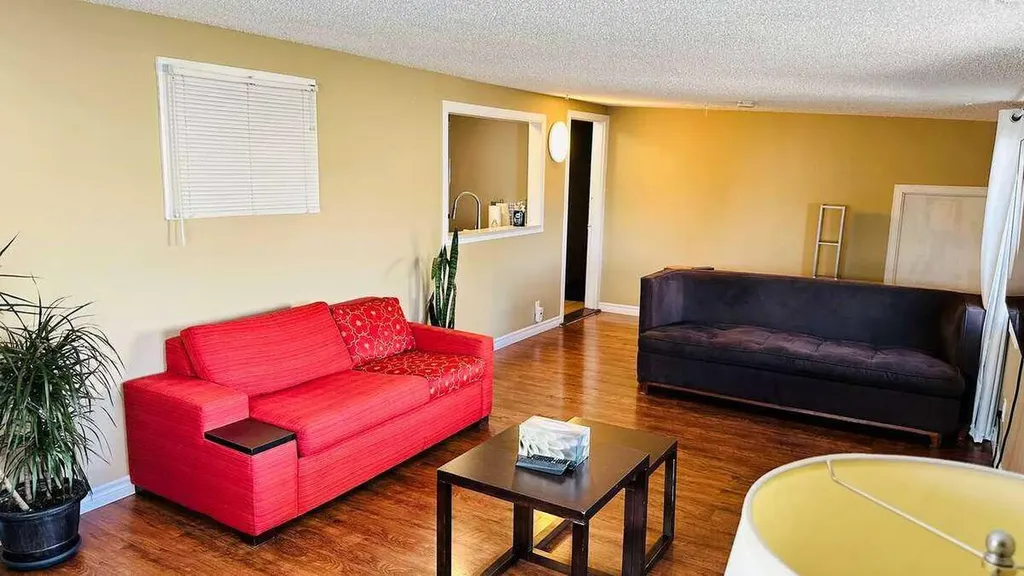 27 Penworth Place SE Calgary AB T2A 4G4