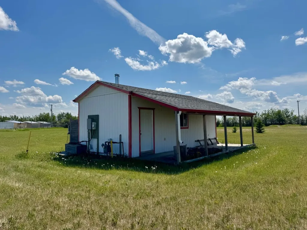 10933 90 Avenue Fairview AB T0H 1L0