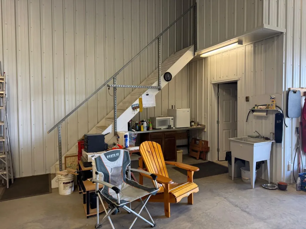 10933 90 Avenue Fairview AB T0H 1L0