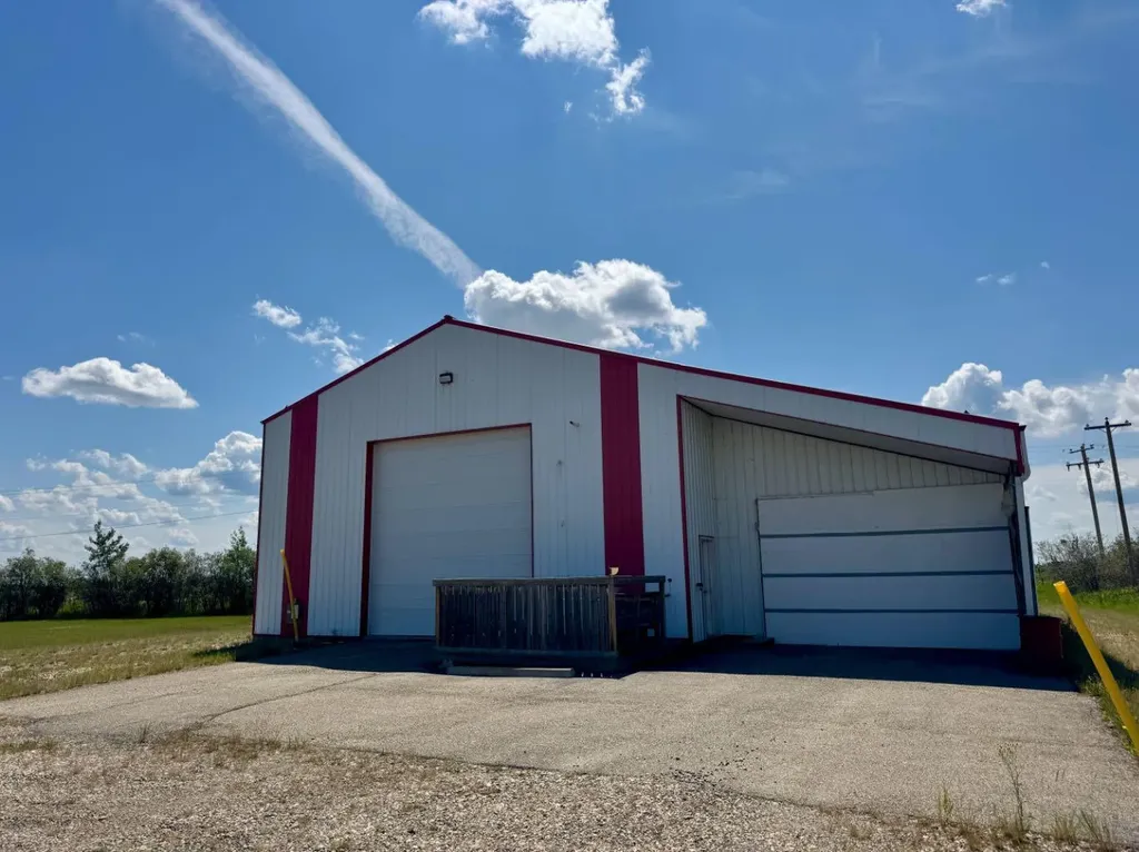 10933 90 Avenue Fairview AB T0H 1L0