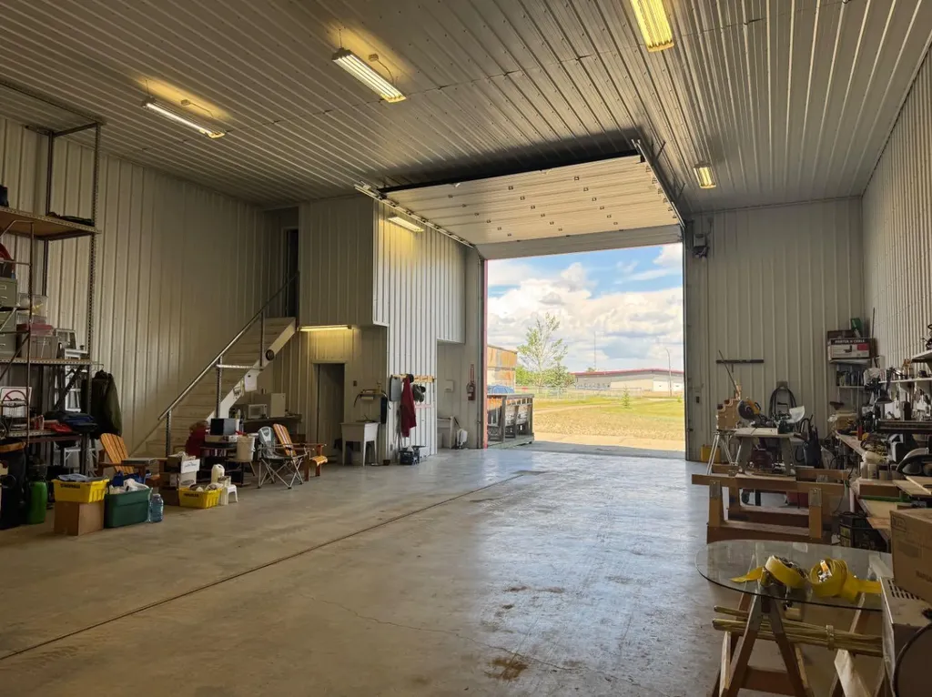 10933 90 Avenue Fairview AB T0H 1L0