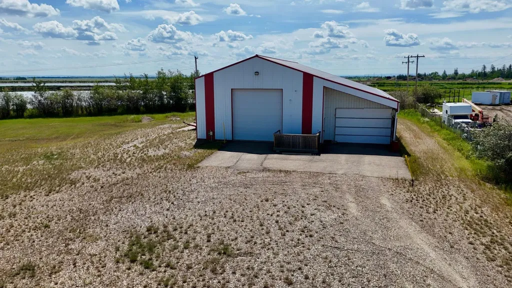 10933 90 Avenue Fairview AB T0H 1L0