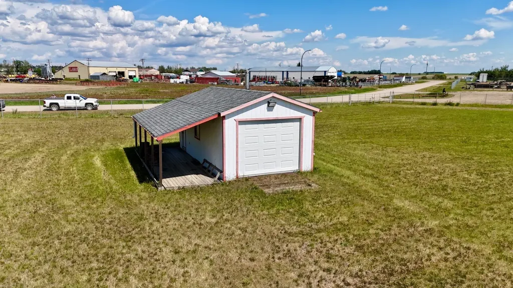 10933 90 Avenue Fairview AB T0H 1L0