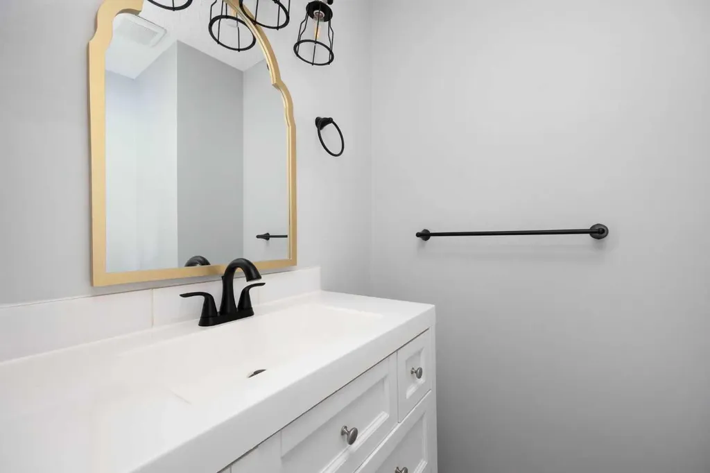 103 Gardiner Place Fort Mcmurray AB T9J 1K7