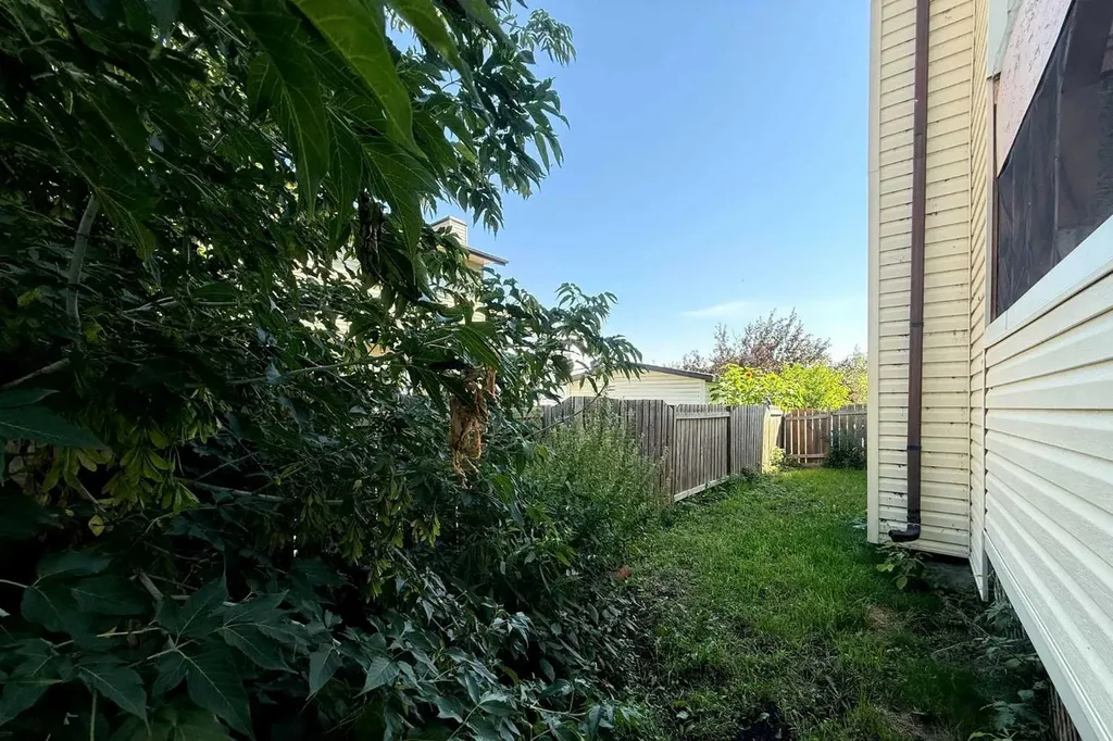 103 Gardiner Place Fort Mcmurray AB T9J 1K7