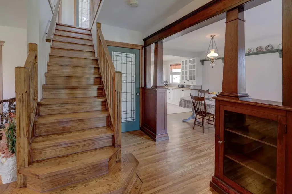 1507 2 Avenue NW Drumheller AB T0J 0Y1