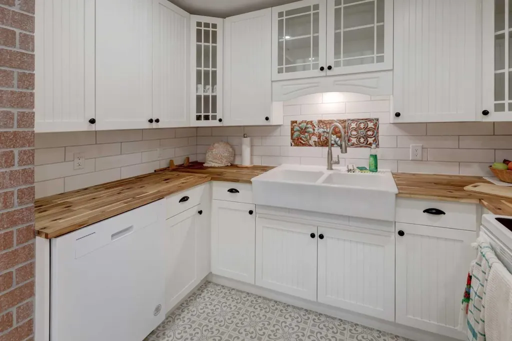 1507 2 Avenue NW Drumheller AB T0J 0Y1