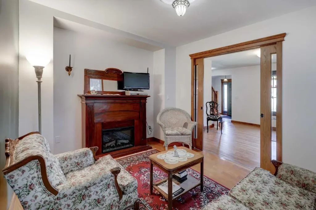 1507 2 Avenue NW Drumheller AB T0J 0Y1