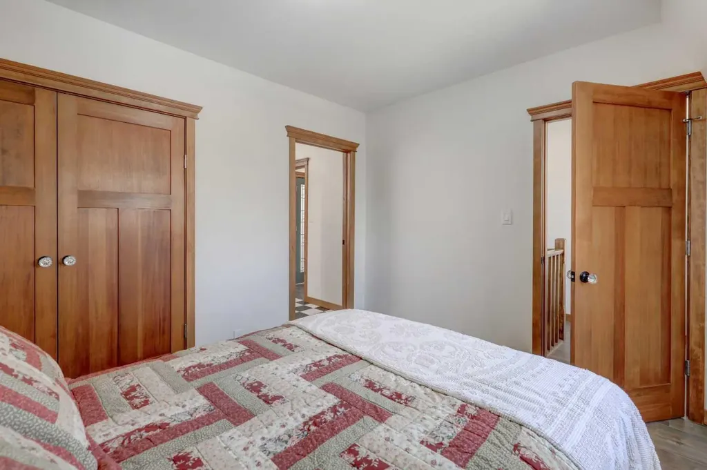1507 2 Avenue NW Drumheller AB T0J 0Y1