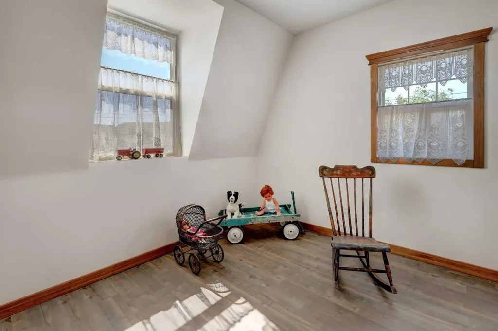 1507 2 Avenue NW Drumheller AB T0J 0Y1