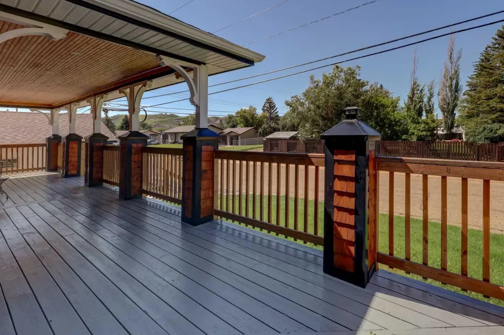 1507 2 Avenue NW Drumheller AB T0J 0Y1