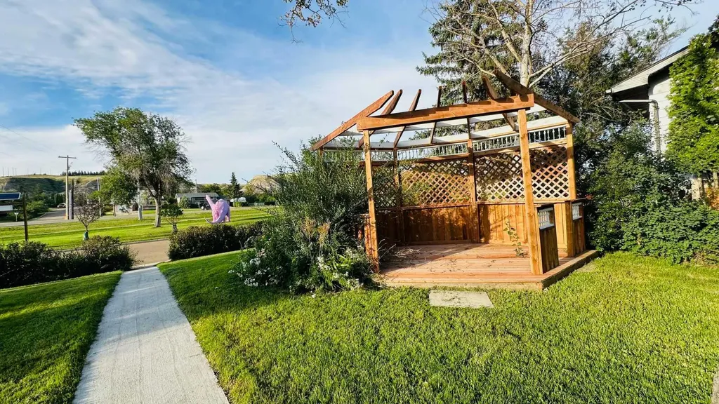 1507 2 Avenue NW Drumheller AB T0J 0Y1