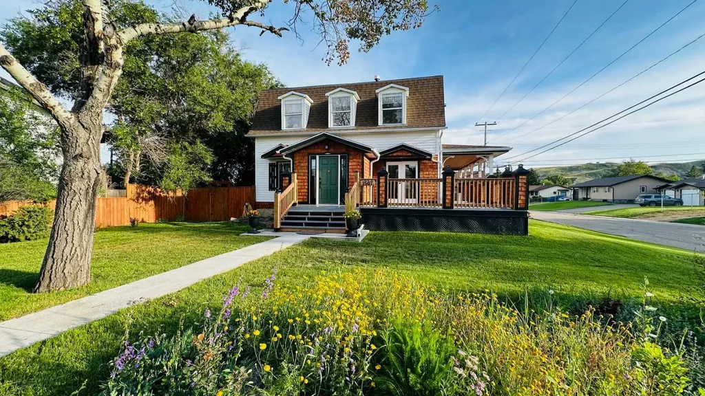 1507 2 Avenue NW Drumheller AB T0J 0Y1