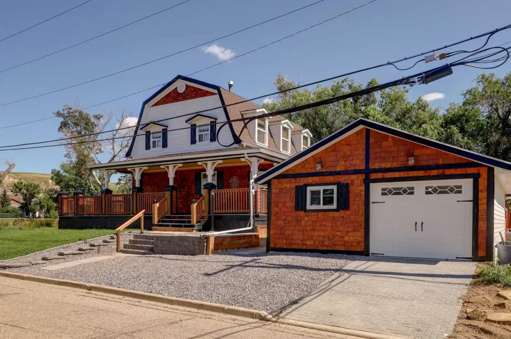 1507 2 Avenue NW Drumheller AB T0J 0Y1