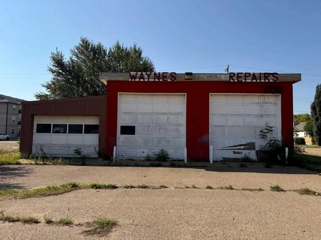 5021 47 Avenue Vermilion AB T9X 1J6