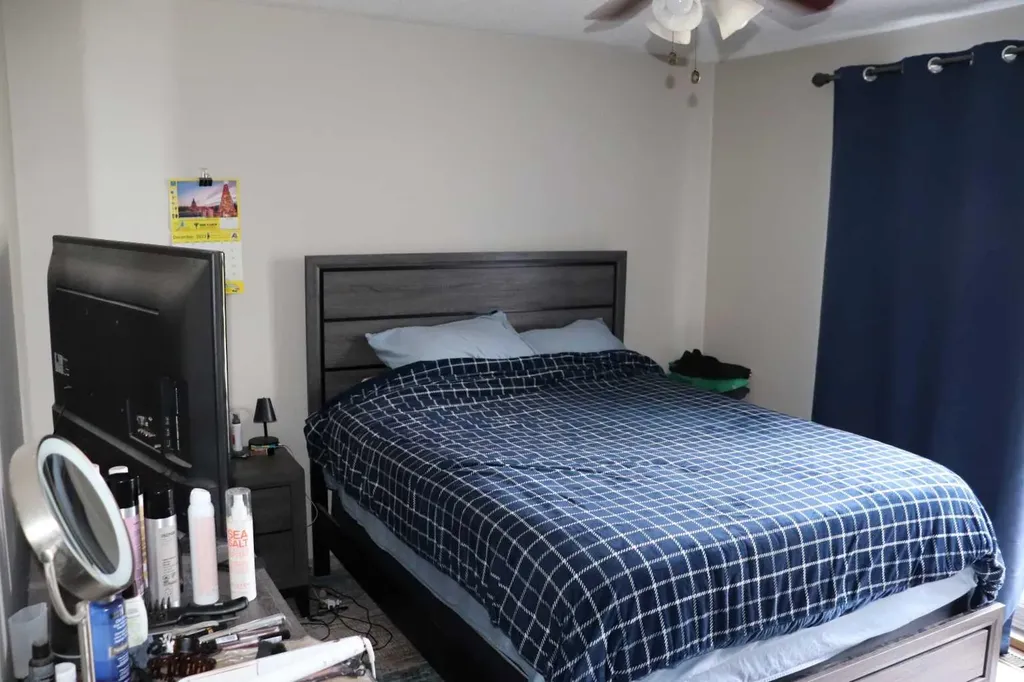 5437 10 Avenue Edson AB T7E 1K2