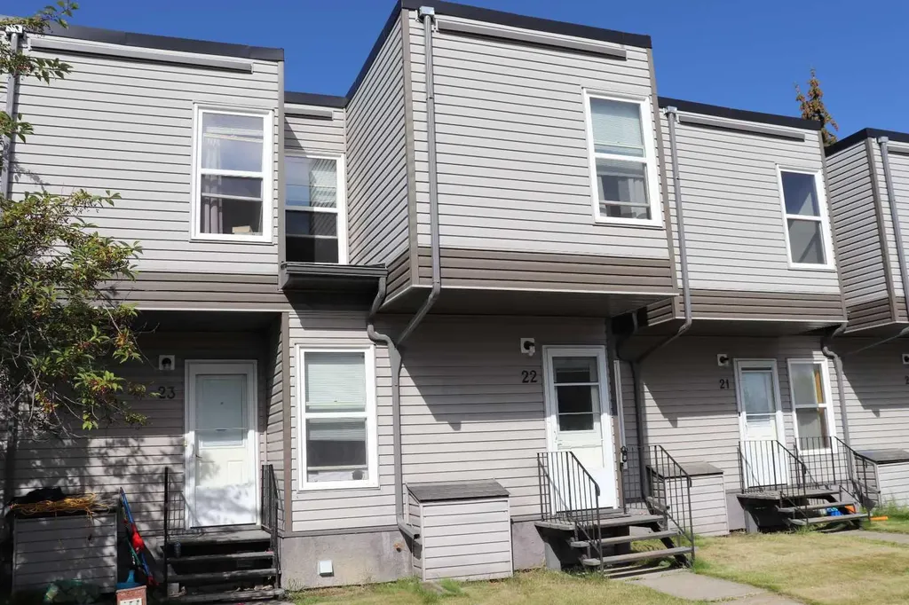 5437 10 Avenue Edson AB T7E 1K2