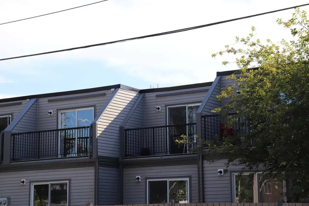5437 10 Avenue Edson AB T7E 1K2