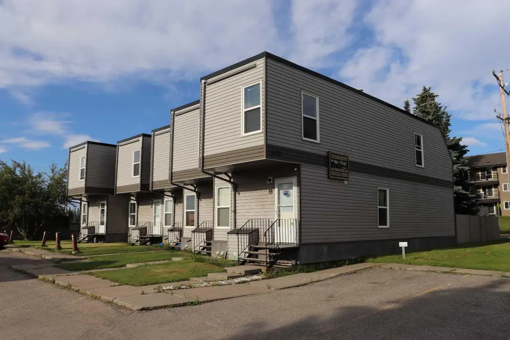 5437 10 Avenue Edson AB T7E 1K2