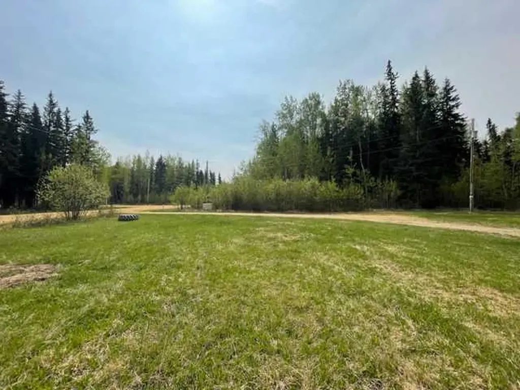 851 Wolf Trail Sandy Lake AB T0G 2K0