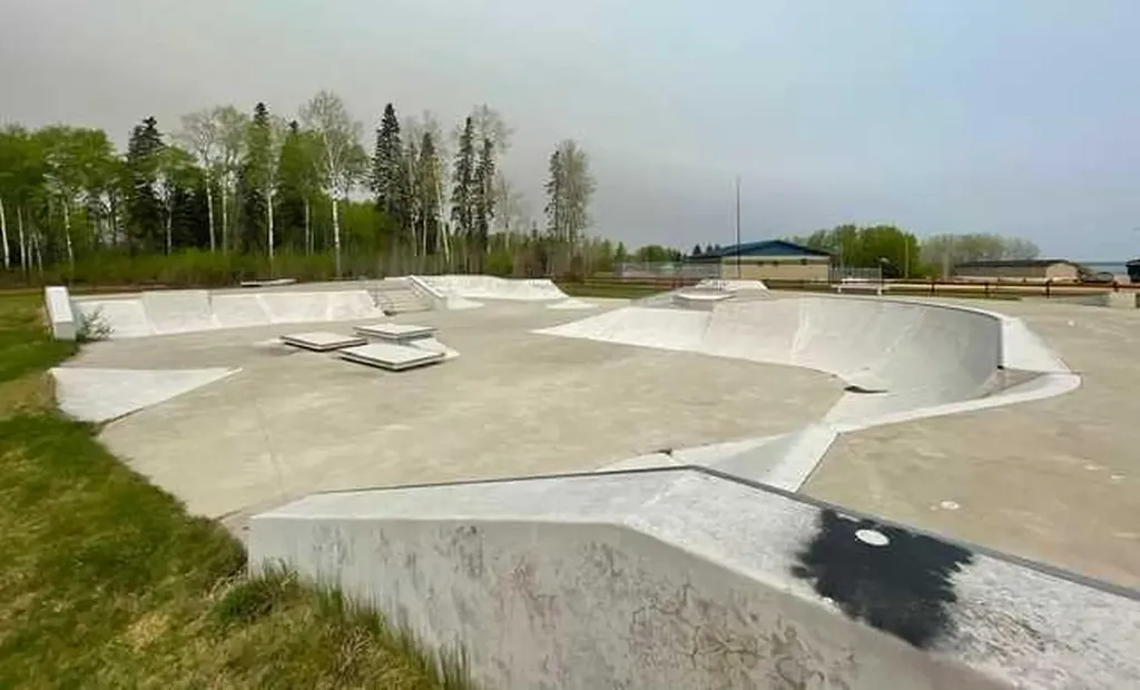 851 Wolf Trail Sandy Lake AB T0G 2K0