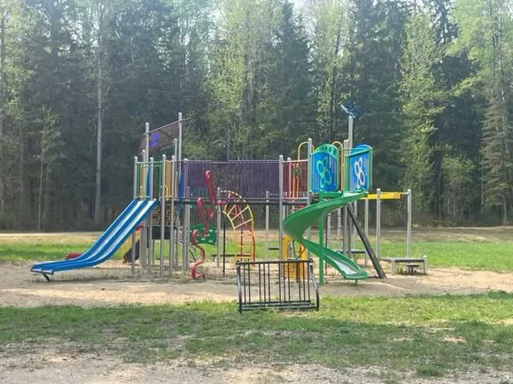 851 Wolf Trail Sandy Lake AB T0G 2K0