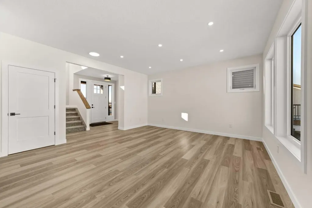 71 Vincent Crescent Olds AB T4H0G7