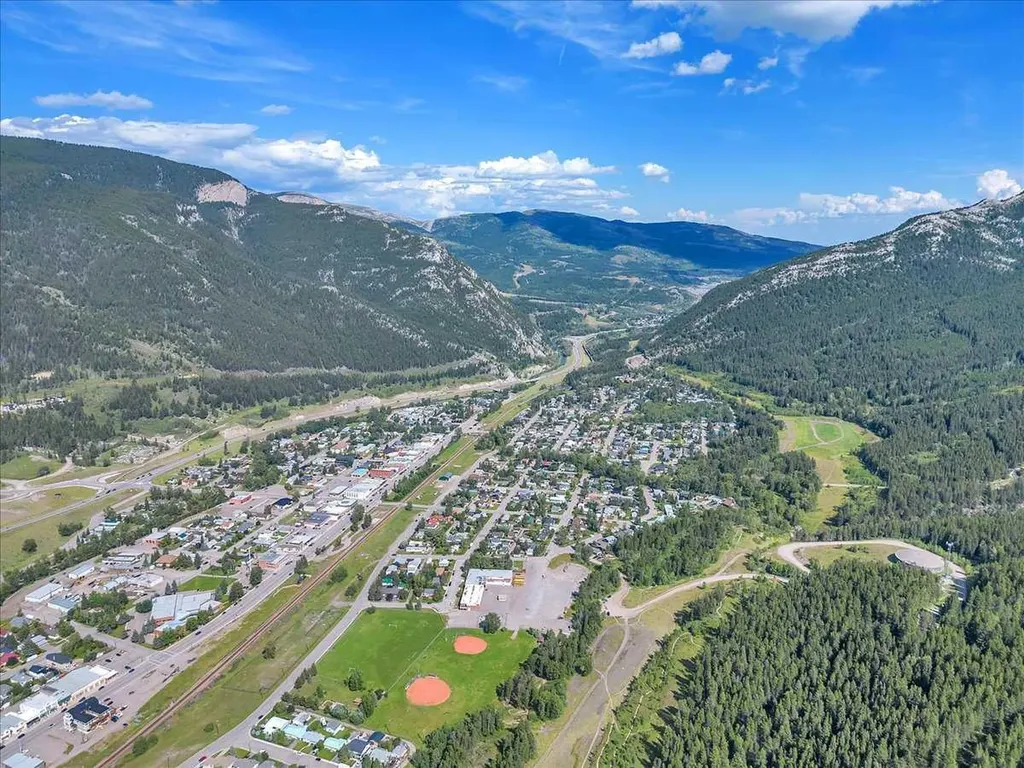262 Southmore Place Blairmore AB T0K 0E0