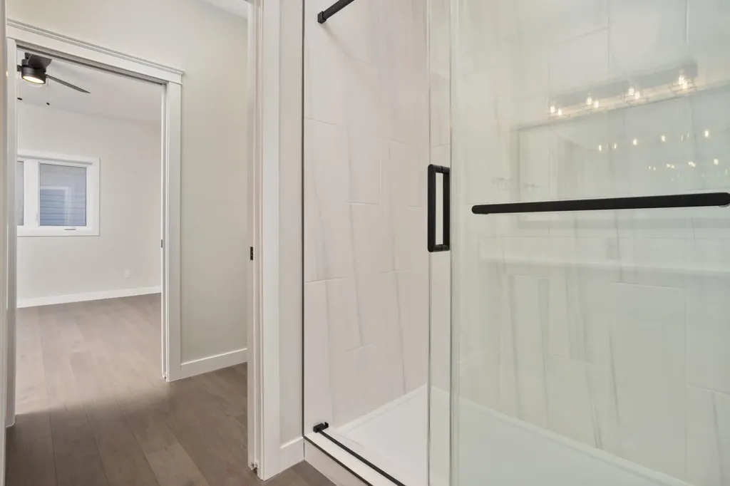 6322 26 Avenue Camrose AB T4V5J6