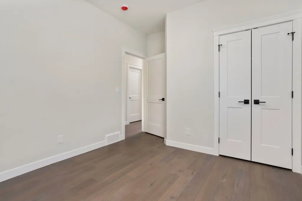 6322 26 Avenue Camrose AB T4V5J6