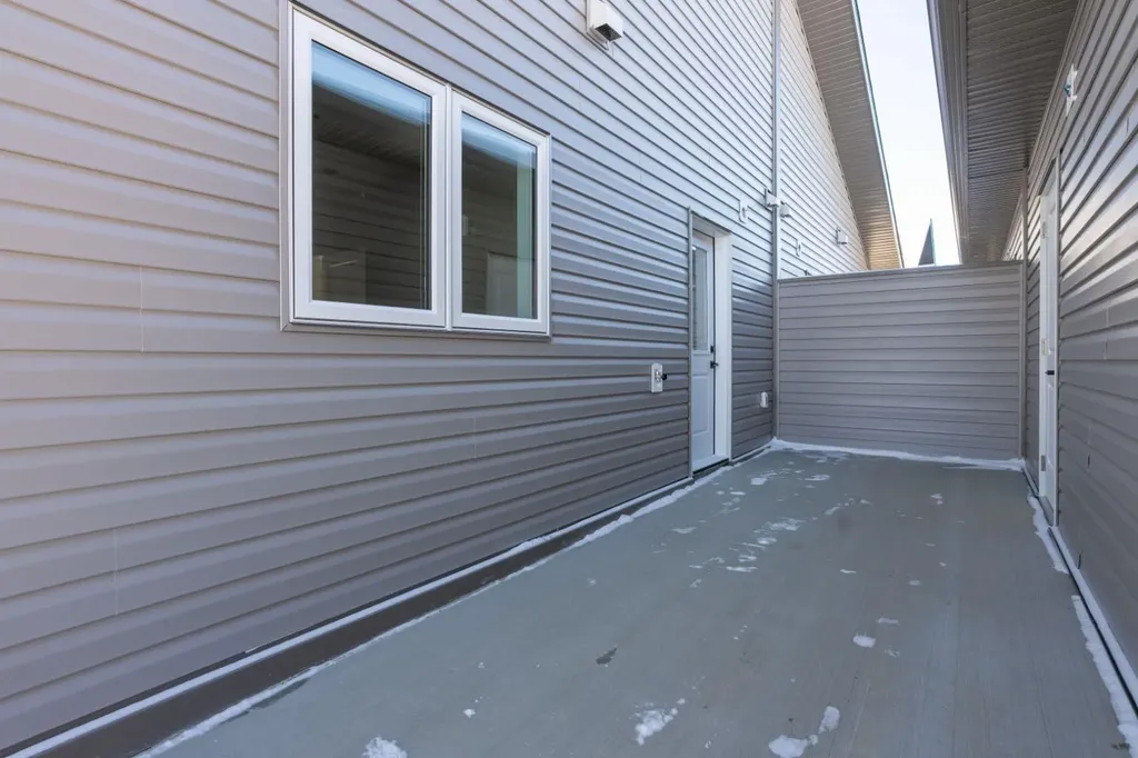 6322 26 Avenue Camrose AB T4V5J6
