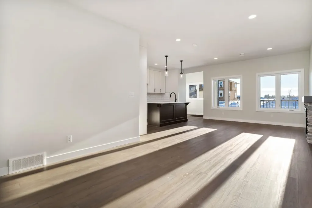 6322 26 Avenue Camrose AB T4V5J6