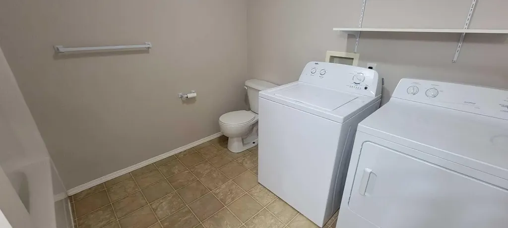 1615 41 Street Edson AB t7E 0A7