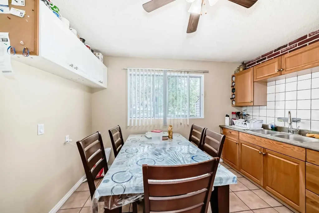 609 40 Street NE Calgary AB T2A 6S1