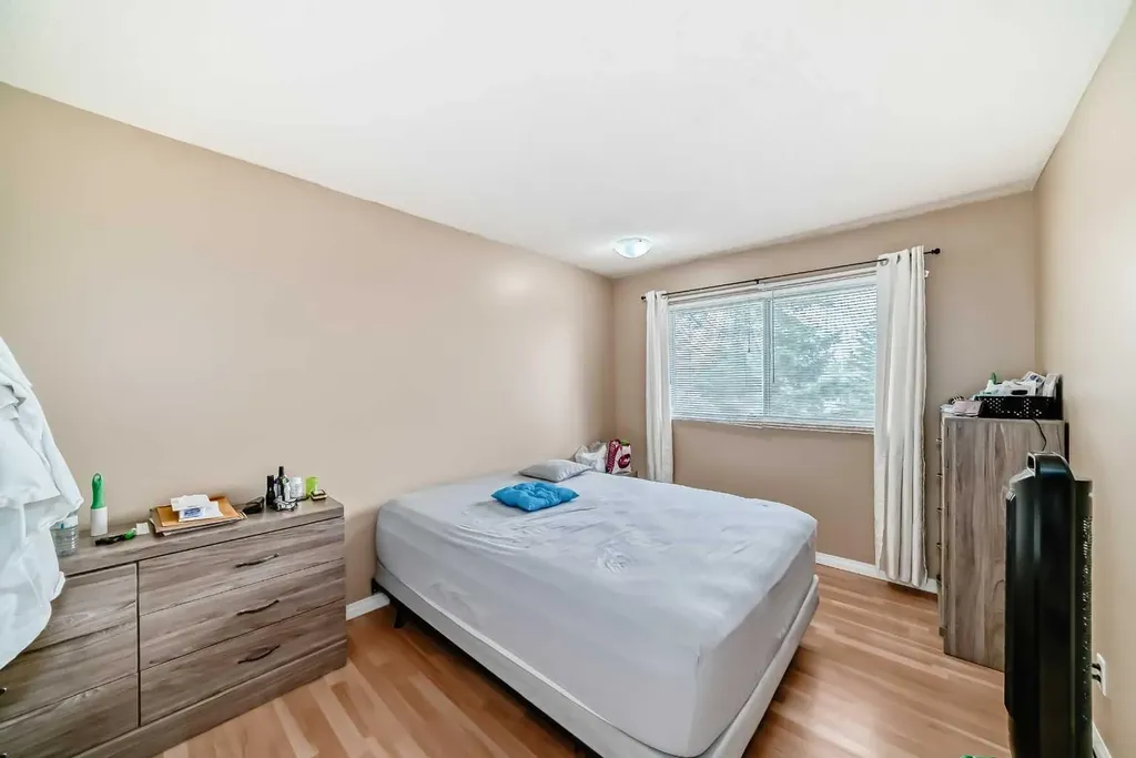 609 40 Street NE Calgary AB T2A 6S1