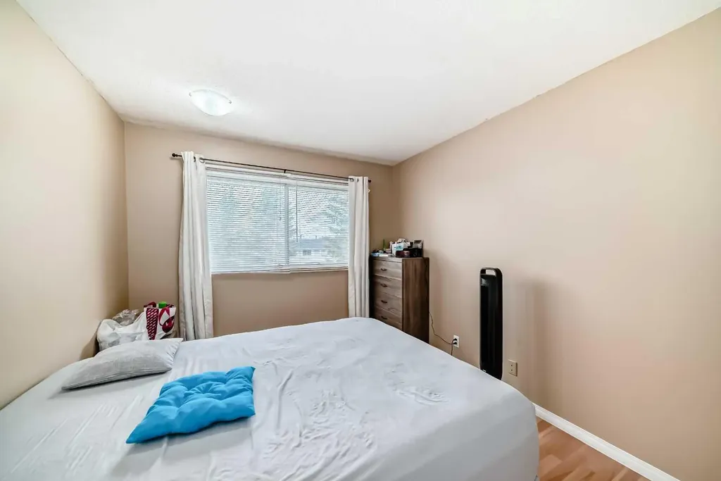 609 40 Street NE Calgary AB T2A 6S1