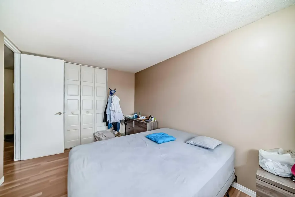 609 40 Street NE Calgary AB T2A 6S1