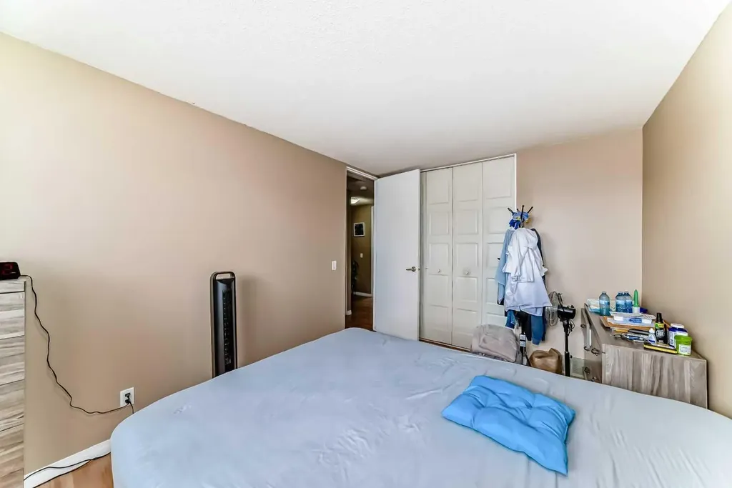 609 40 Street NE Calgary AB T2A 6S1