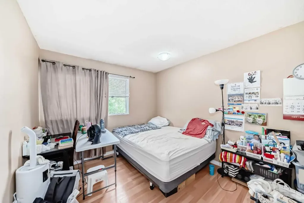 609 40 Street NE Calgary AB T2A 6S1