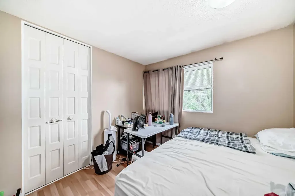 609 40 Street NE Calgary AB T2A 6S1