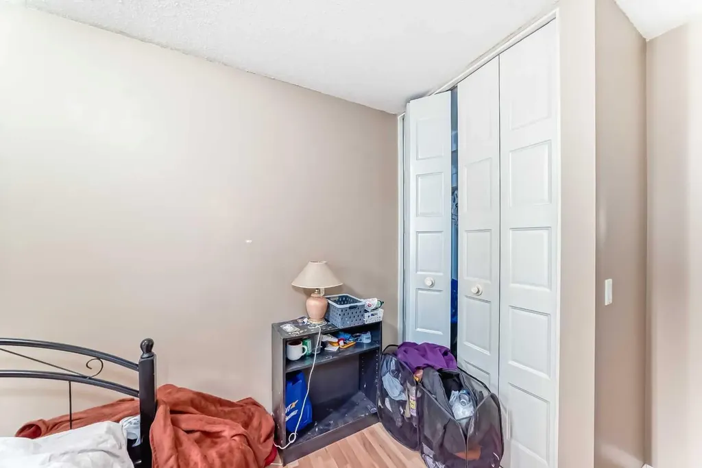 609 40 Street NE Calgary AB T2A 6S1