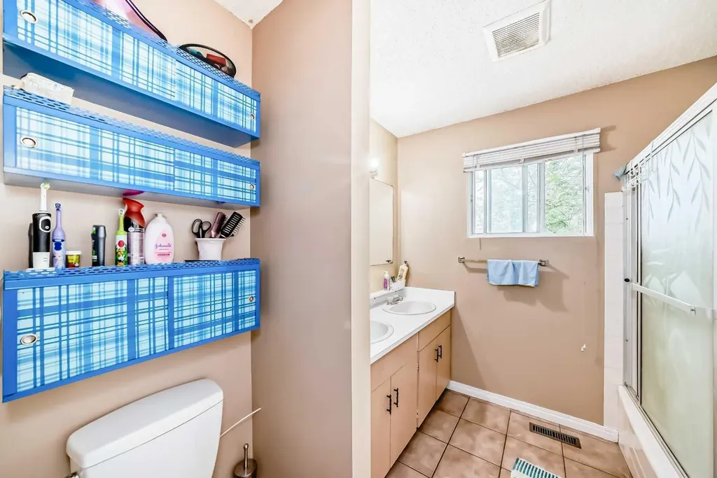 609 40 Street NE Calgary AB T2A 6S1