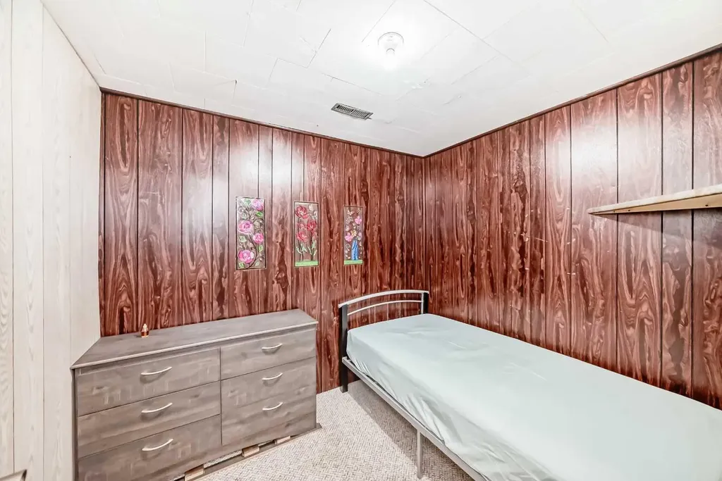 609 40 Street NE Calgary AB T2A 6S1
