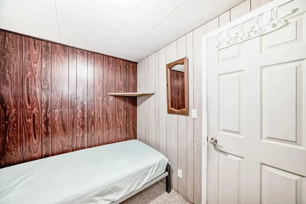 609 40 Street NE Calgary AB T2A 6S1