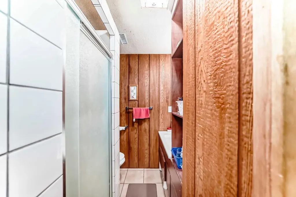 609 40 Street NE Calgary AB T2A 6S1